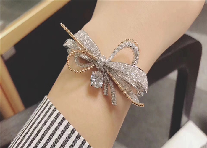 China Women'S 18K Gold Diamond Bracelet , Glamorous High End Custom Jewelry wholesale