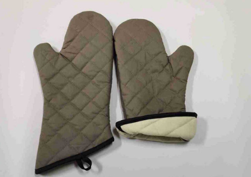China Durable Kitchen Oven Mitts  Easy Slip On Good Stain Resistant Function wholesale