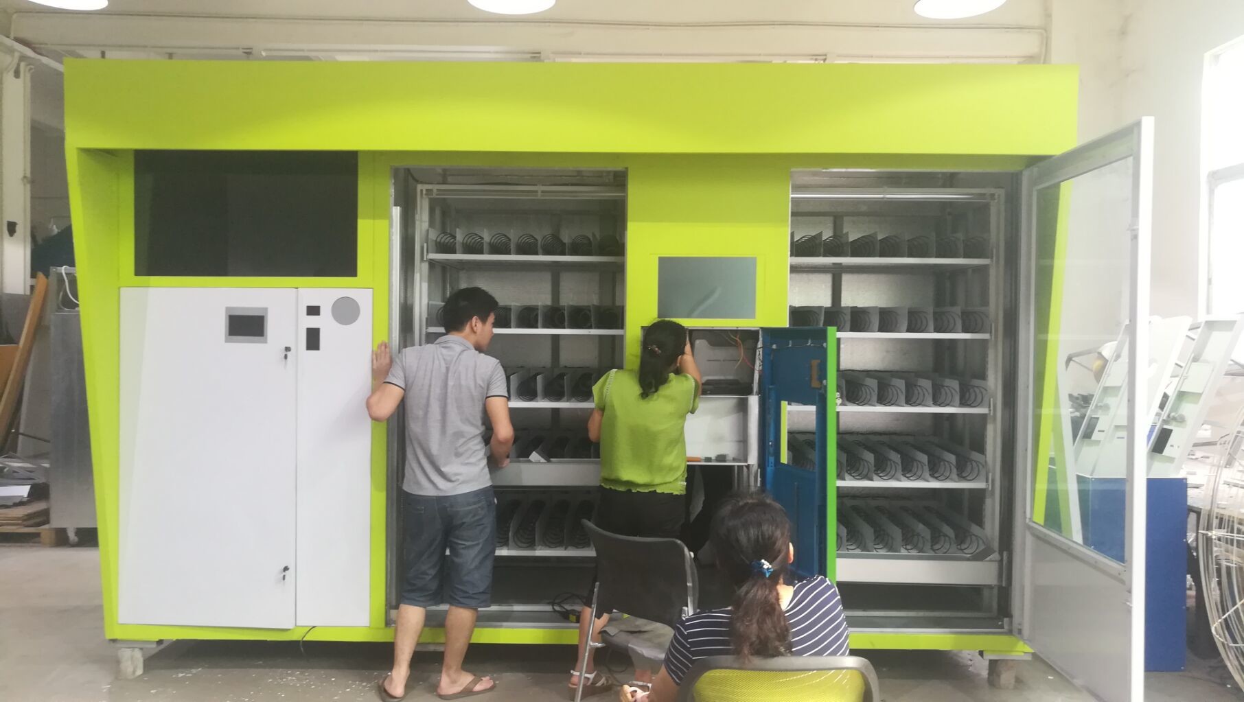 China Multi-function Smart Recycling Vending Machines ,Recycled plastic bottle, Alu can, Supply Various Items wholesale