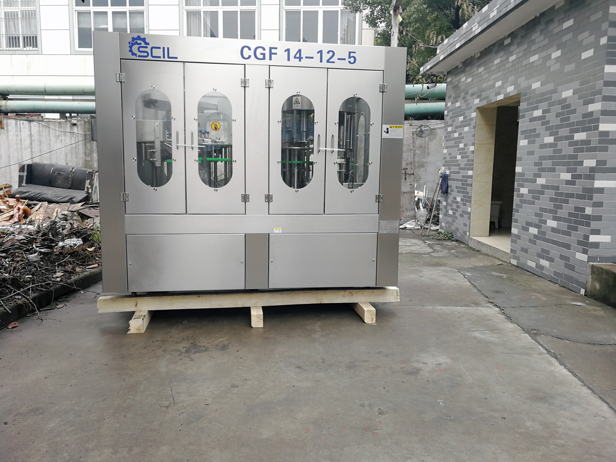 China 3000BPH Automatic 3HP Drinking Water 500ml Bottle Filling Machine wholesale