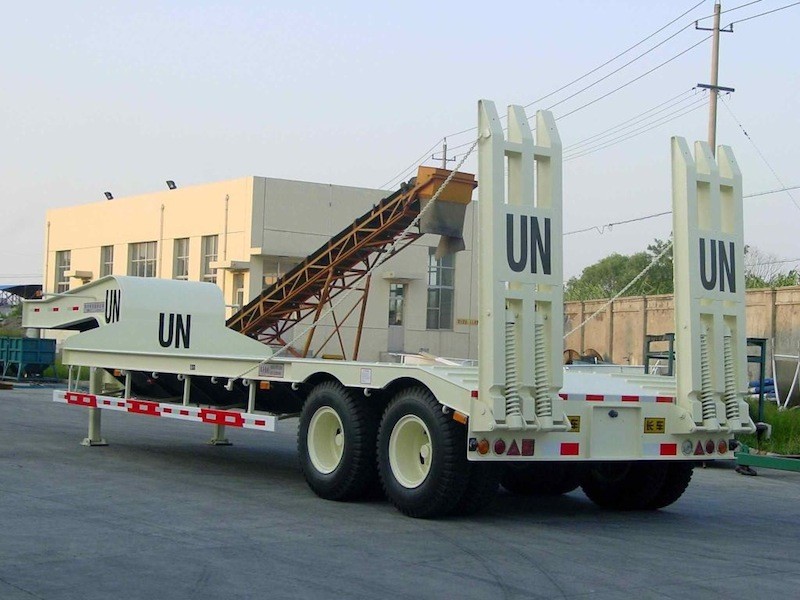 China 12.7m 2 axles 40T Low Bed Semi-Trailer 9402TD13M wholesale