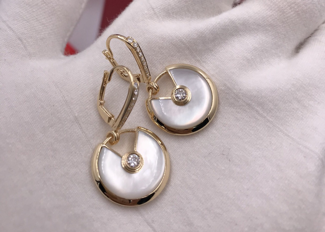 China Classic White Mother Of Pearl Elegant Amulette De Cartier Earrings wholesale