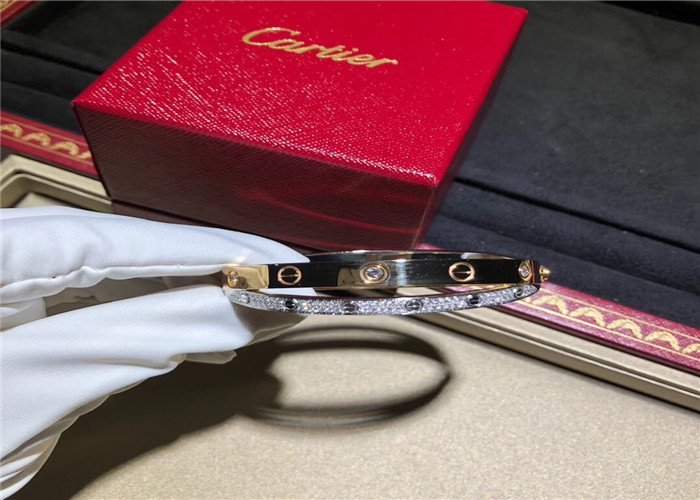 China brand jewelry best Elegant Cartier Diamond Paved Love Bracelet N6039217 With Screw Motifs wholesale