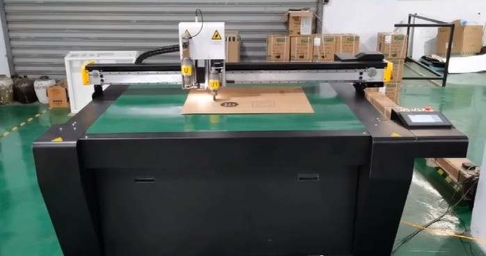 China 50mm Thickness Flatbed Digital Cutter For Various Corrugated Board wholesale