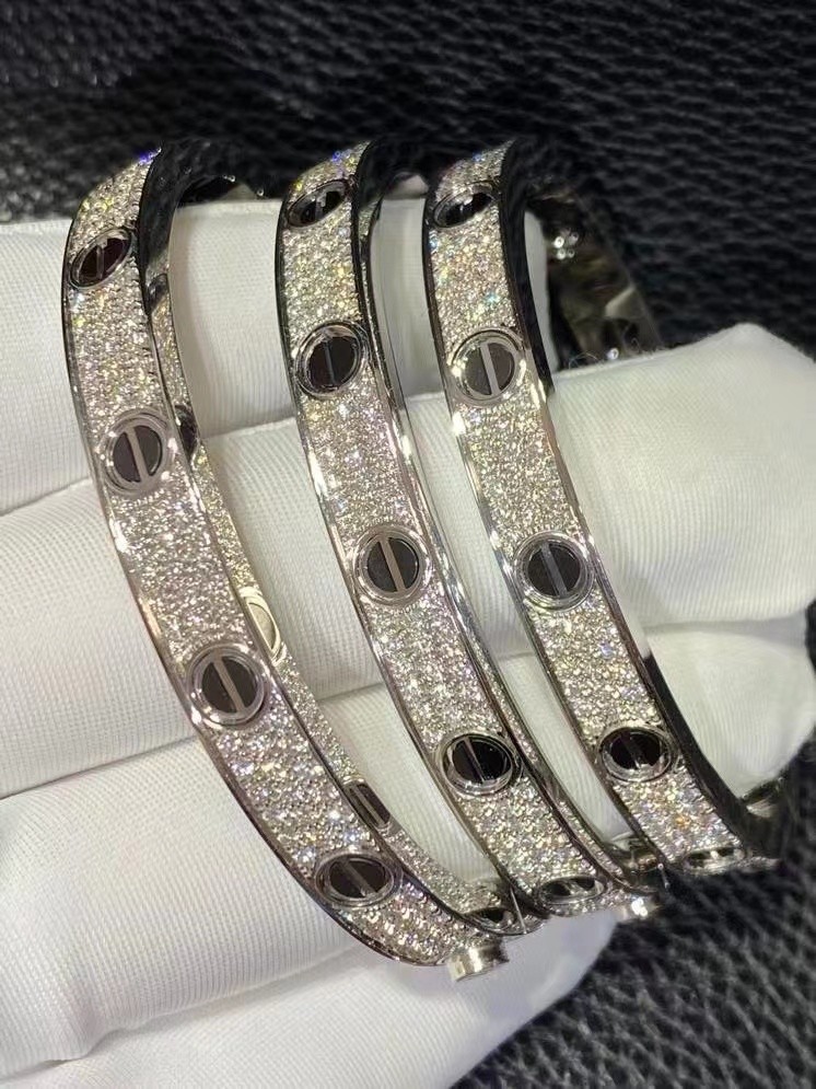 China Cartier De Love Bracelet N6032417 Girlfriend Luxury Diamond Jewelry Jewelry Love Bracelet 18k White Gold wholesale
