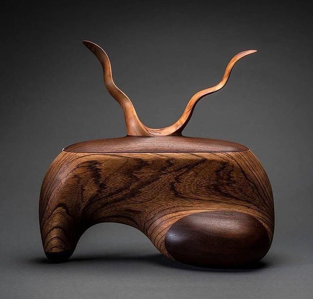 China Exquisite Workmanship Wooden Art Sculpture , Handmade Wooden Sculptures wholesale
