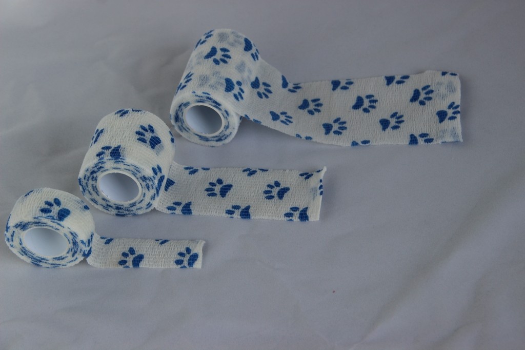 China Custom Tear by Hand Printed Paw Foot Print Self - adhesive Cohesive Flexible Elastic Bandage wholesale
