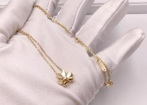 China Elegant Flower Shaped 18K Gold Diamond Necklace With Round Diamonds wholesale