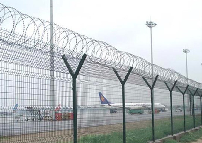 China Air Port Welded Wire Mesh Panel 2.4m Height Metal Security Fencing With Y Post wholesale
