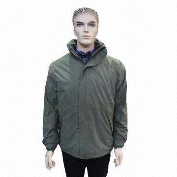 China Men's Outdoor Jacket, Waterproof, Windbreaker, Fashionable Design wholesale