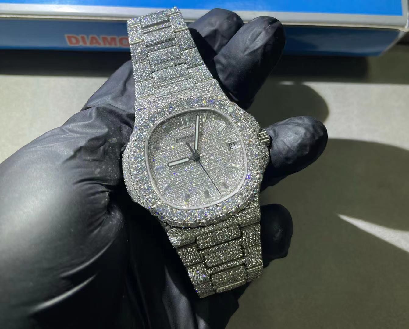 China Luxury Moissanite Bust Iced Out Men Watch Hip Hop VVS Diamond Watch wholesale