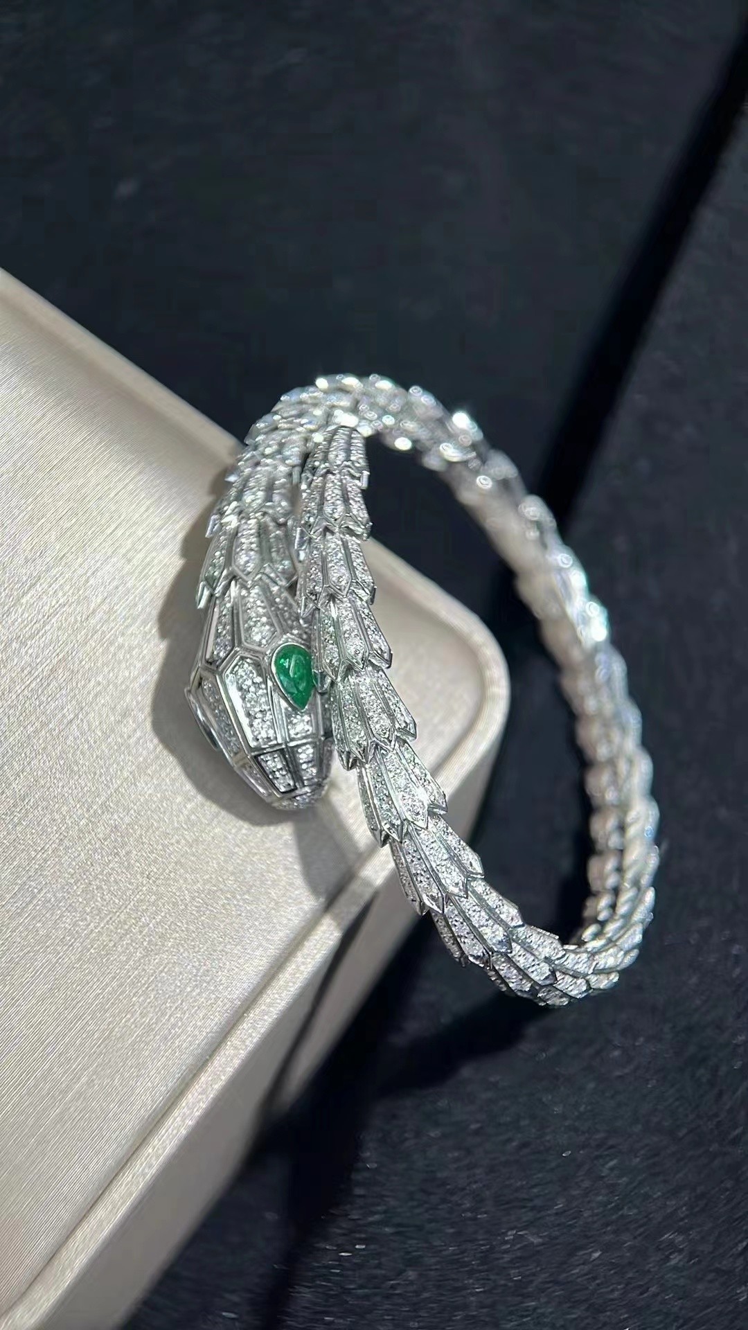 China Custom Made Bulgari 18k White Gold Bracelet Pave Diamond Serpenti Bracelet wholesale