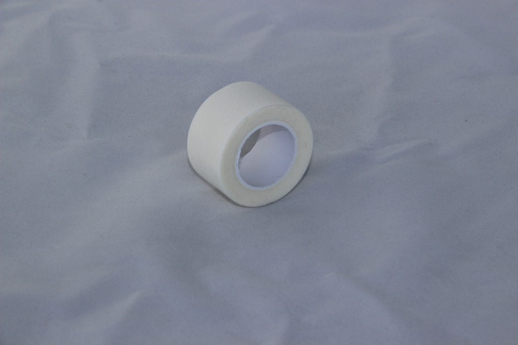 China Hand Tearable Breathable Porous Surgical Tapes wholesale