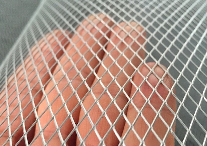 China Light Galvanized Expanded Metal Sheet 15 x 7mm 0.5mm Thick Plastering Metal Mesh wholesale