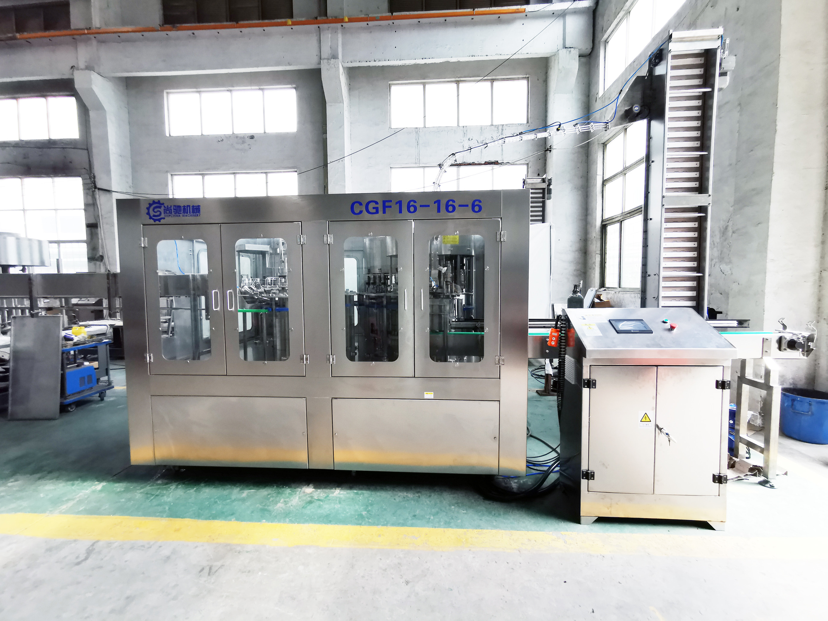 China 6000BPH CSF Filling Machine , Carbonated Bottling Equipment wholesale