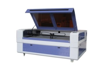 China Industrial CO2 Laser Cutting Machine High Precision With Constant Light System wholesale