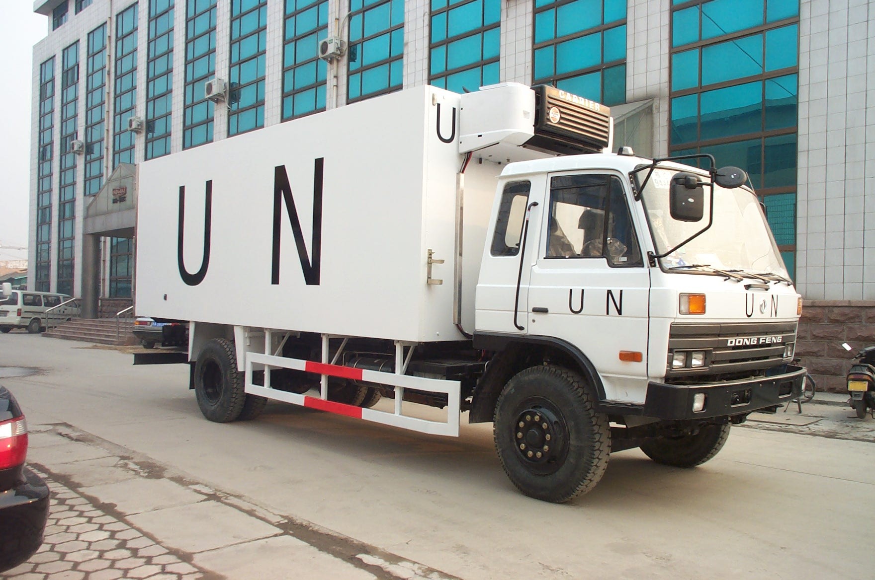 China Refrigerated and Insulated Truck / UN ordered Dongfeng Chassis wholesale