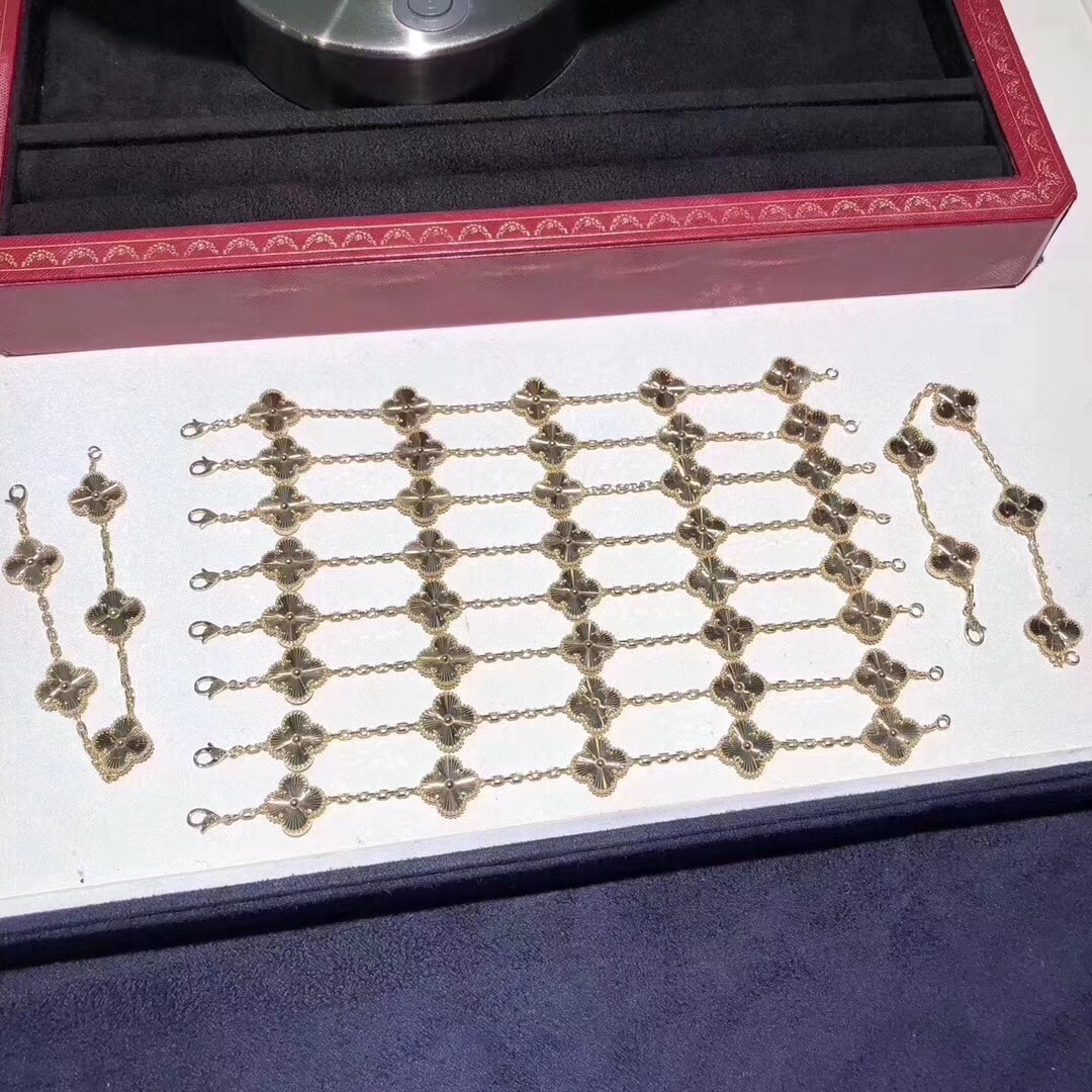 China van cleef & arpels jewelry for sale Magnificent Van Cleef Jewelry , 18K Yellow Gold Vintage Alhambra Bracelet wholesale