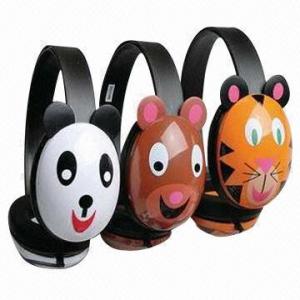China Wired Cartoon Colored Headphones with 40mm Speaker, 100mW Rated Power and 32 Î© Impedance wholesale
