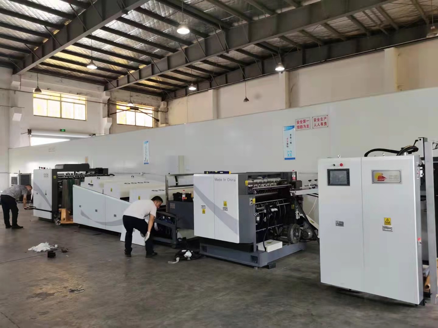 China Paper Polishing Overall Coating UV Varnishing Machine 1200mm Two Towers wholesale
