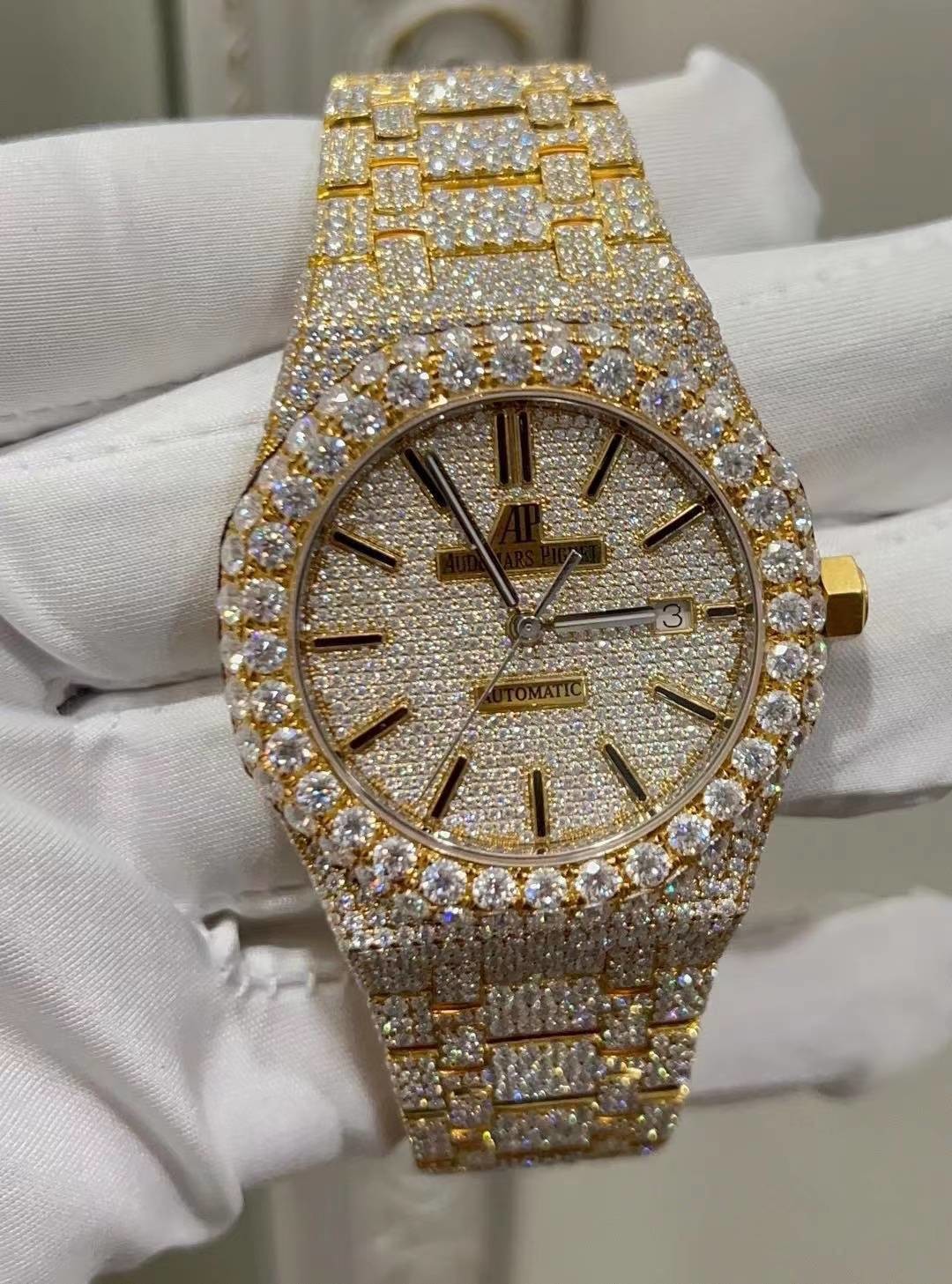 China VVS1 Diamonds Custom Moissanite Watch Hip Hop Ice Jewellery Waterproof wholesale