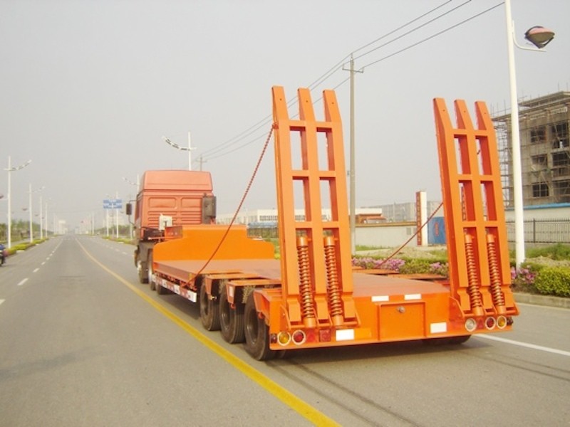 China 13m,3 axles ,70T Tire Exposed ,1m Height Clearance Low Bed Semi-Trailer 9703TDLT wholesale
