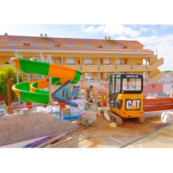 Low Platform Curved Water Slide 1 Rider/Time Smooth Surface For Hotel Backyard Pool