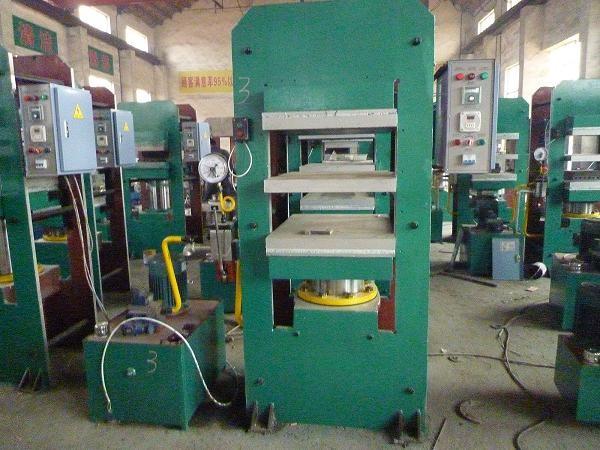 Quality PLC Control Rubber Vulcanizing Press Machine 15T Rubber Plate Vulcanizing Press for sale