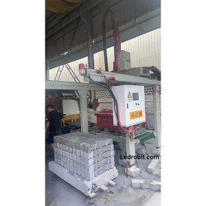 China Electric Automatic Loading And Unloading Robot System For Warehouses wholesale