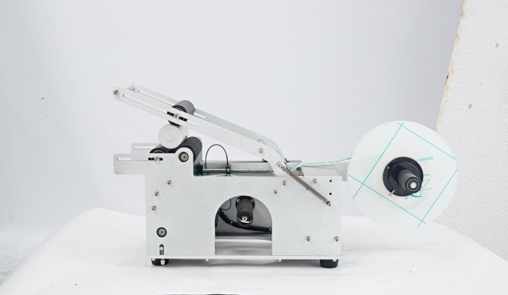 Digital Plastic Round Bottle Labeling Machine Easy Operation Semi Automatic