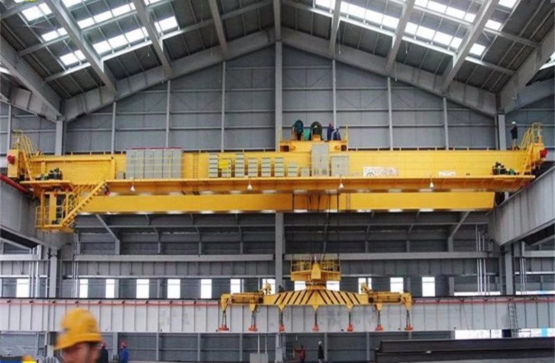 Smooth Operation Electromagnetic Overhead Crane Lifting Heavy Objects