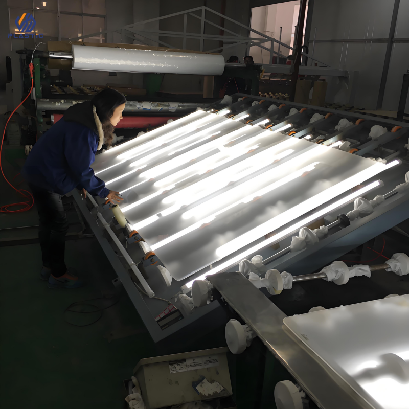 China Cast Acrylic Sheet 1220x2440mm 94% Light Transmittance for Advertising on sale