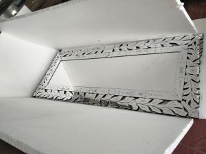 China Modern Venetian Wall Mirror Silver Color 4mm Wall Mirror Wooden Frame wholesale
