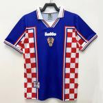 China Retro Quick Dry Jersey Polyester Retro Soccer Kits for sale