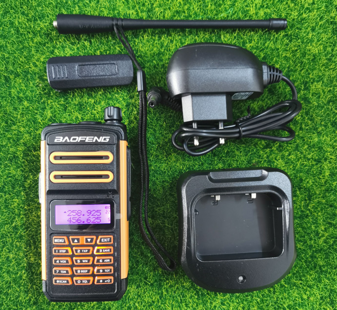 Two Way Amatuer Handheld Ham Radio With Battery Saving Function