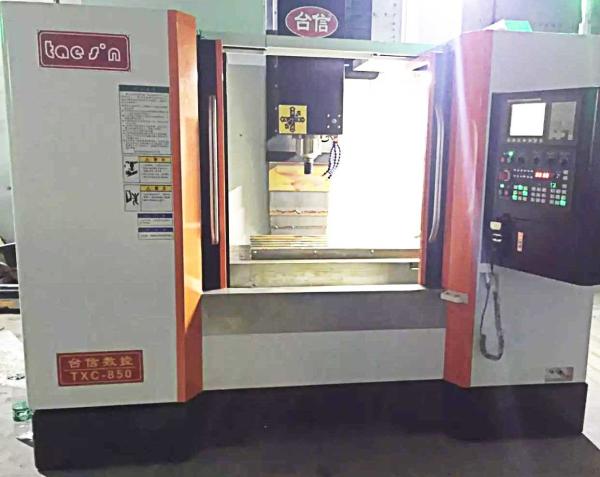 Quality Precision Vertical Milling Center Machine Improved Chip Conveying Coolant System for sale