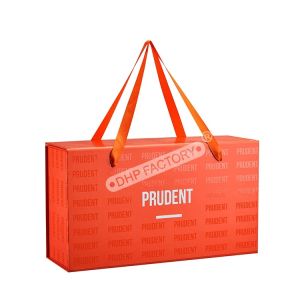 Luxury Glossy UV Logo Rigid Collapsible Box With Ribbon Handle