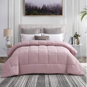 China Queen Size Solid Microfiber Comforter Quilted All Season Pink Microfiber Comforter wholesale