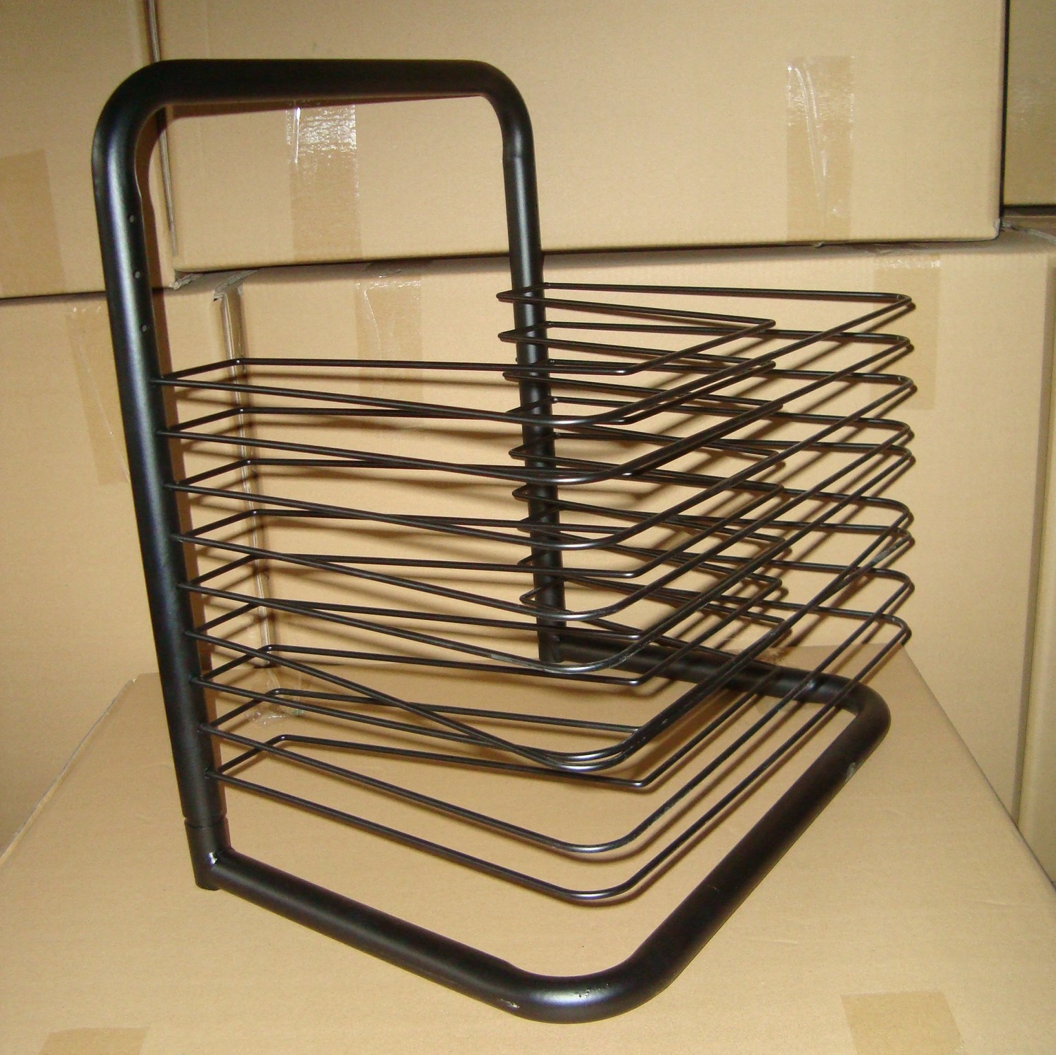 Multi Tiered Painting Papers Wire Counter Display Stands Rack In Classroom
