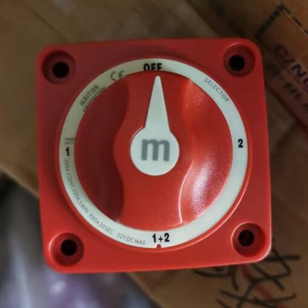 6007 Red Mini Selector Battery Isolator Switch with Removable Knob