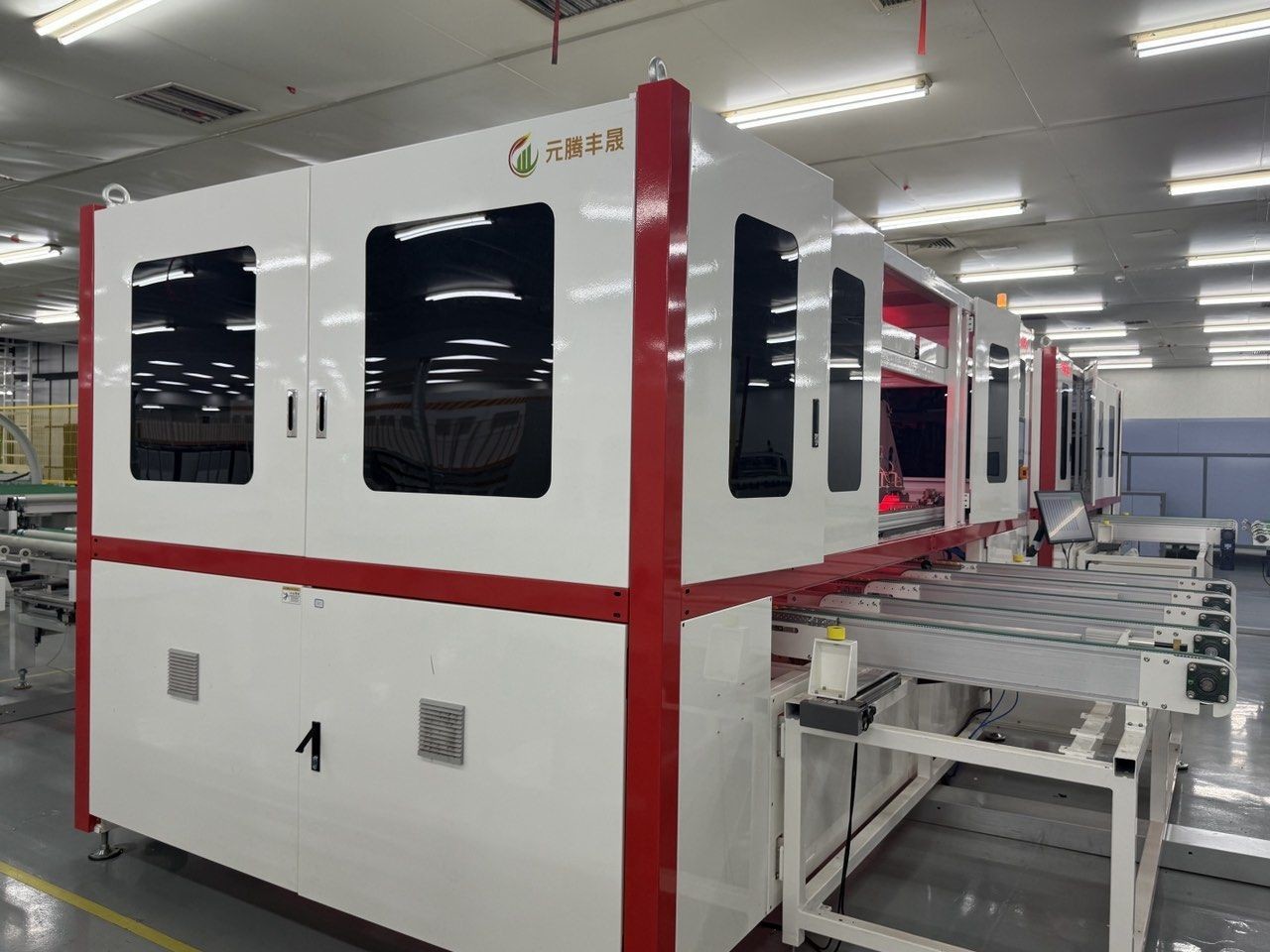Precision BIPV Solar Panel Welding Machine Vertical Style Electromagnetic Method