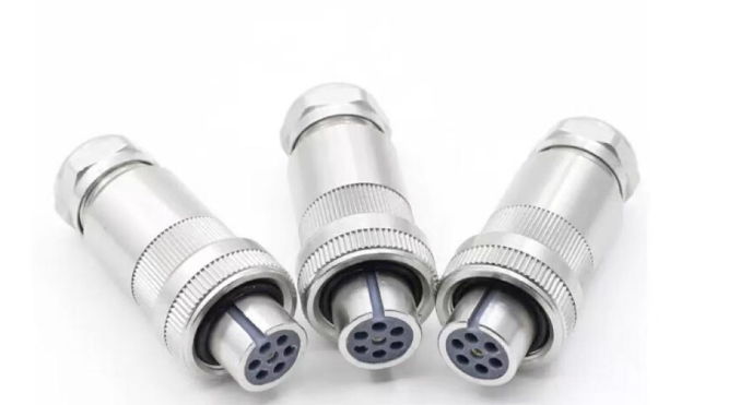 Waterproof 18-24 AWG Servo Motor Connector with Crimp/Solder Termination for