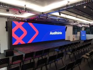 High Resolution P2.6 LED Screen Indoor Full Color LED Display with 160000 Pixels/m sup2 500*500mm Module Size