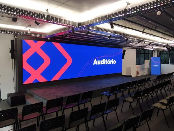 Quality High Resolution P2.6 LED Screen Indoor Full Color LED Display with 160000 Pixels/m sup2 500*500mm Module Size for sale