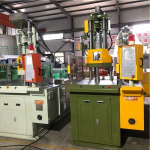 VERTICAL Vertical Injection Molding Machine Lighter Parts Making Machine