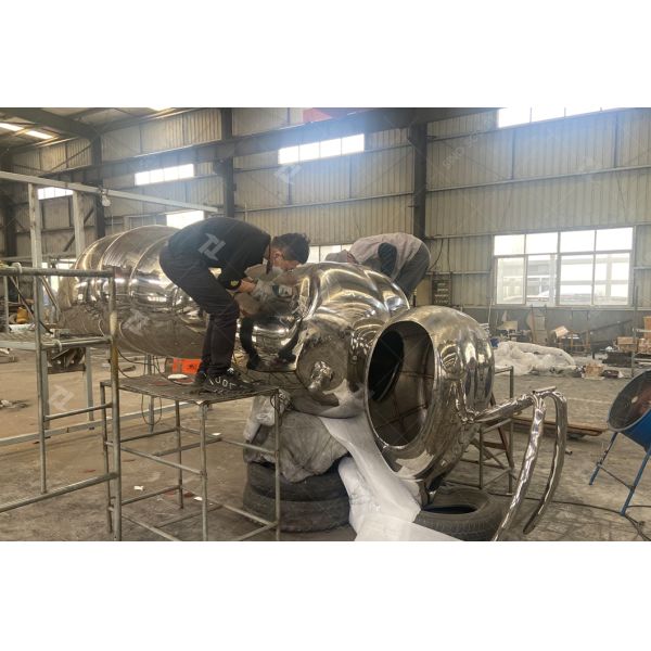 Outdoor Stainless Steel Bee Sculpture With Highly Mirror Polished Finish