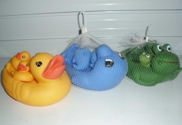 Quality Personalized Floating Rubber Duck Bathroom Set Bath Toys For 3 Year Old  for sale