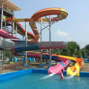 Custom Made Aqua Park Smooth Spiral Water Slide Erosion Resistant