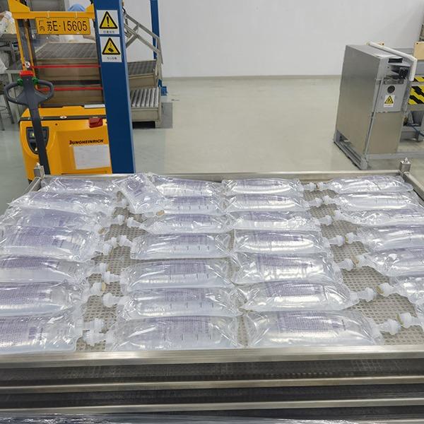 Quality Saline Bag Load And Unload Pallets Machine Nutrient Solution Production Line for sale
