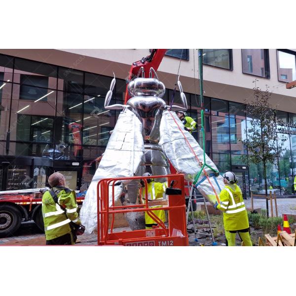 Outdoor Stainless Steel Bee Sculpture With Highly Mirror Polished Finish